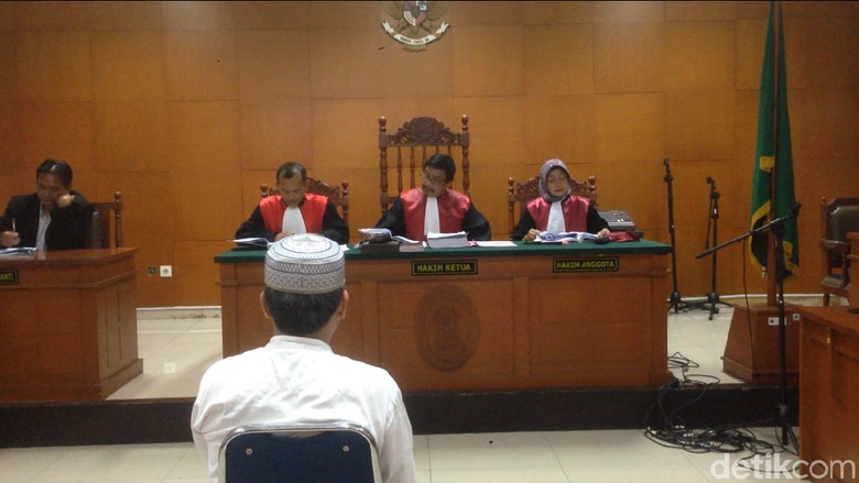 Ajukan Eksepsi, Pengacara Jonru Minta Hakim Batalkan Dakwaan Ajukan Eksepsi, Pengacara Jonru Minta Hakim Batalkan Dakwaan