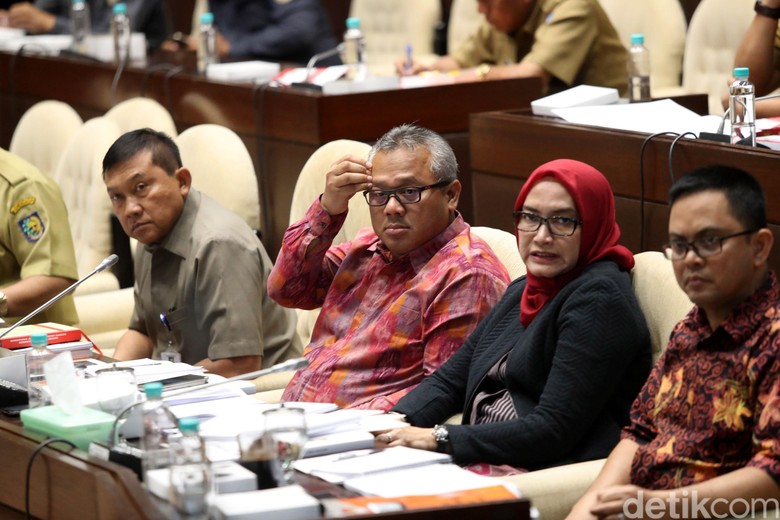 KPU Sebutkan Dua Alternatif Verifikasi Parpol Dampak Putusan MK KPU Sebutkan Dua Alternatif Verifikasi Parpol Dampak Putusan MK