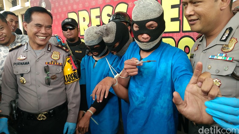 Polisi Tangkap Tiga Pemanah Siswa SMK Cirebon Polisi Tangkap Tiga Pemanah Siswa SMK Cirebon