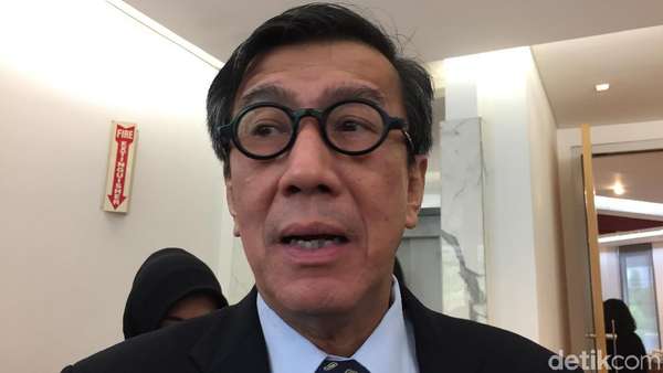 Menkum HAM: Isu TKA Terlalu Dibesar-besarkan Menkum HAM: Isu TKA Terlalu Dibesar-besarkan