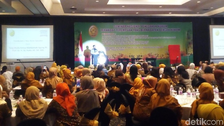 Cerita Ketua MA soal Keberanian Susi Tenggelamkan Kapal Ilegal Cerita Ketua MA soal Keberanian Susi Tenggelamkan Kapal Ilegal