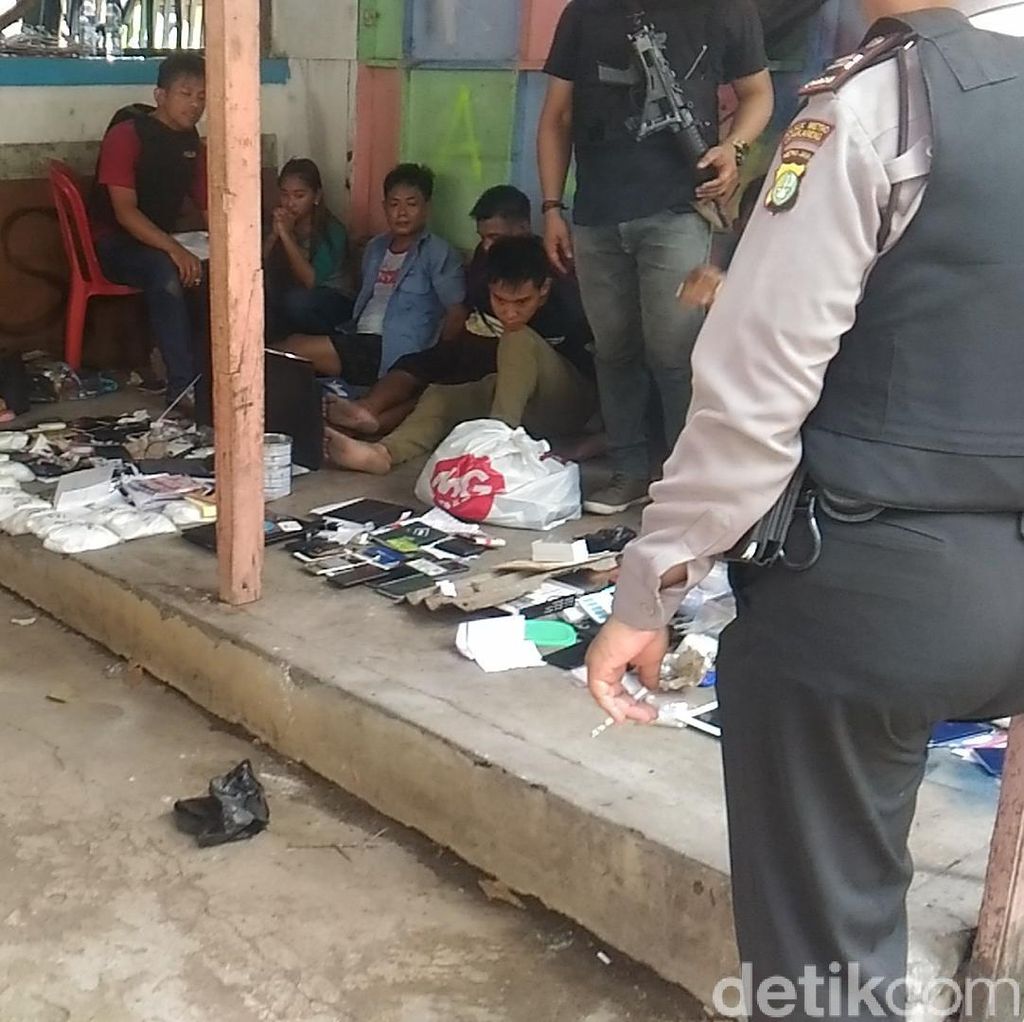 Sita 18 Kg Sabu dari Kampung Ambon, Polisi Tangkap 6 Orang Sita 18 Kg Sabu dari Kampung Ambon, Polisi Tangkap 6 Orang