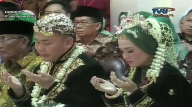 JK Hingga Mega Hadiri Pernikahan Gubernur Kalteng dengan Yulistra Ivo JK Hingga Mega Hadiri Pernikahan Gubernur Kalteng dengan Yulistra Ivo