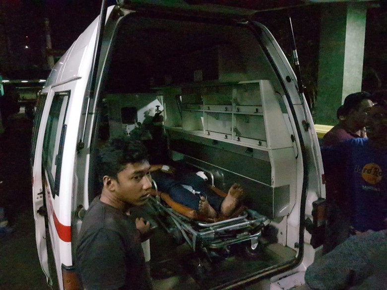 Lerai Tawuran Warga di Makassar, Anggota TNI Dibacok OTK Lerai Tawuran Warga di Makassar, Anggota TNI Dibacok OTK