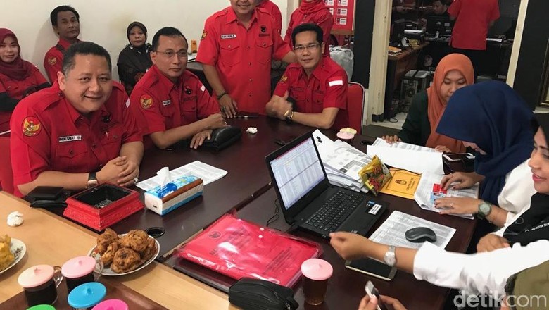 Diverifikasi KPU, Whisnu Protes Namanya Hilang dari Anggota PDIP Diverifikasi KPU, Whisnu Protes Namanya Hilang dari Anggota PDIP