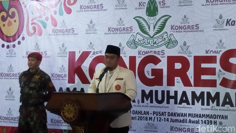 Jokowi ke Afghanistan, Dahnil: Islam Indonesia Pantas Pimpin Dunia Jokowi ke Afghanistan, Dahnil: Islam Indonesia Pantas Pimpin Dunia