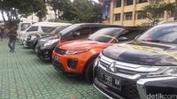 Penampakan Mobil Mewah Hasil Menipu 12 Ribu Jemaah Umrah PT SBL Penampakan Mobil Mewah Hasil Menipu 12 Ribu Jemaah Umrah PT SBL