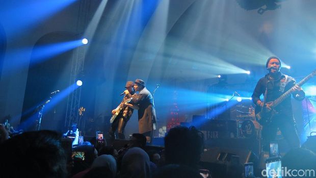 Intimnya Konser Padi yang 'Terlahir Kembali'