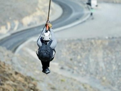Foto: Wush! Ada Flying Fox Terpanjang Sedunia di UEA Foto: Wush! Ada Flying Fox Terpanjang Sedunia di UEA