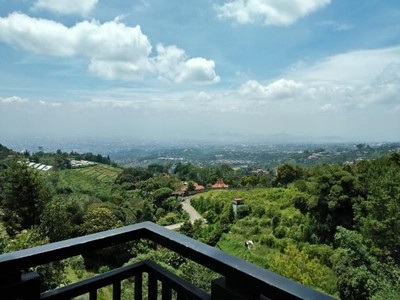 Tempat Makan dengan Pemandangan Cantik di Lembang Tempat Makan dengan Pemandangan Cantik di Lembang