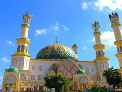 Berkunjung ke Masjid Termegah di Lombok Berkunjung ke Masjid Termegah di Lombok
