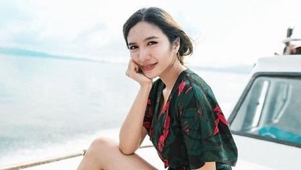 Awas Naksir! Senyuman si Cantik Acha Sinaga Awas Naksir! Senyuman si Cantik Acha Sinaga