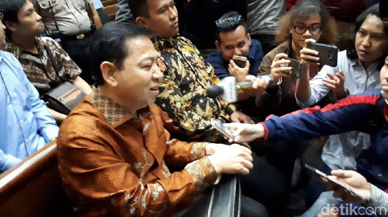 Saksi Lihat Kantor Novanto Ramai Timses Golkar Saat Pemilu 2009