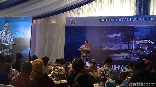 ubernur DKI Jakarta Anies Baswedan menghadiri groundbreaking Pasar Ikan Modern di Muara Baru, Jakarta Utara, Kamis (8/2/2018)