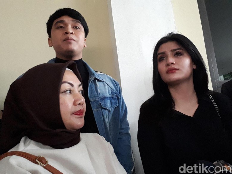 Hilda Janji Blak-blakan Cerita soal Kriss Hatta Hilda Janji Blak-blakan Cerita soal Kriss Hatta