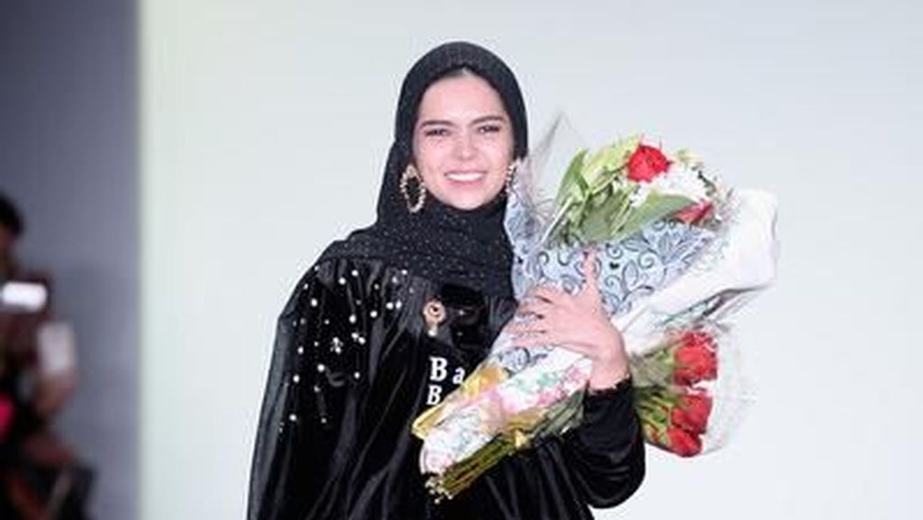 Vivi Zubedi Jadi Satu-Satunya Desainer Hijab di New York Fashion Week