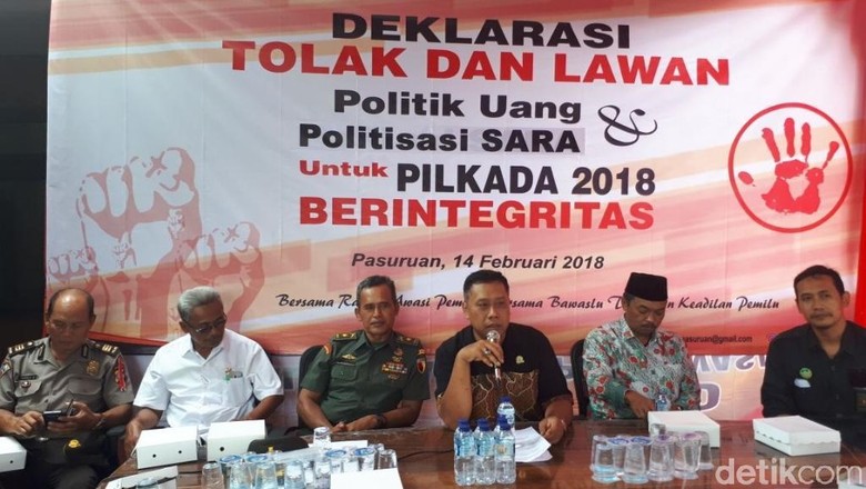 Panwas Kota Pasuruan Ajak Lawan Politik Uang dan SARA di Pilgub Jatim Panwas Kota Pasuruan Ajak Lawan Politik Uang dan SARA di Pilgub Jatim