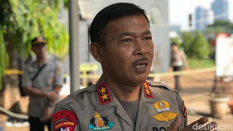 Kapolda Metro akan Tindak Tegas Anggota yang Terlibat Pungli Kapolda Metro akan Tindak Tegas Anggota yang Terlibat Pungli