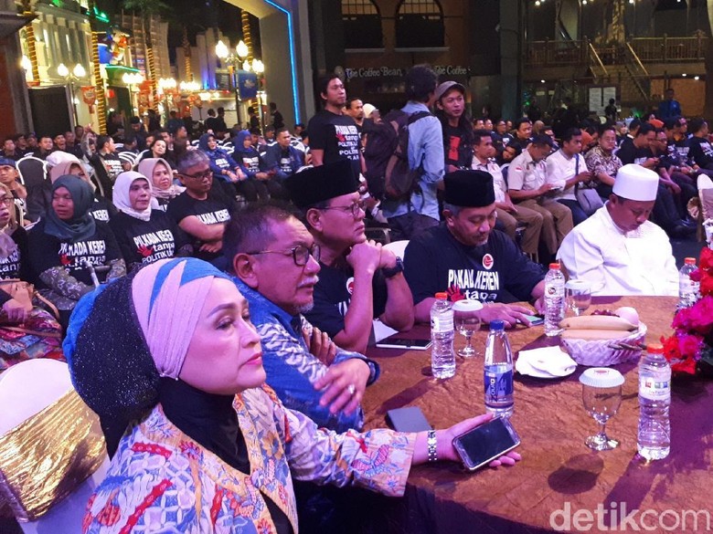 Sudrajat-Syaikhu, Deddy dan Uu Hadiri Deklarasi Tolak Politik Uang dan SARA Sudrajat-Syaikhu, Deddy dan Uu Hadiri Deklarasi Tolak Politik Uang dan SARA