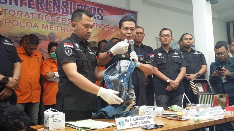 Konfrensi pers Dhawiya terkait narkoba.