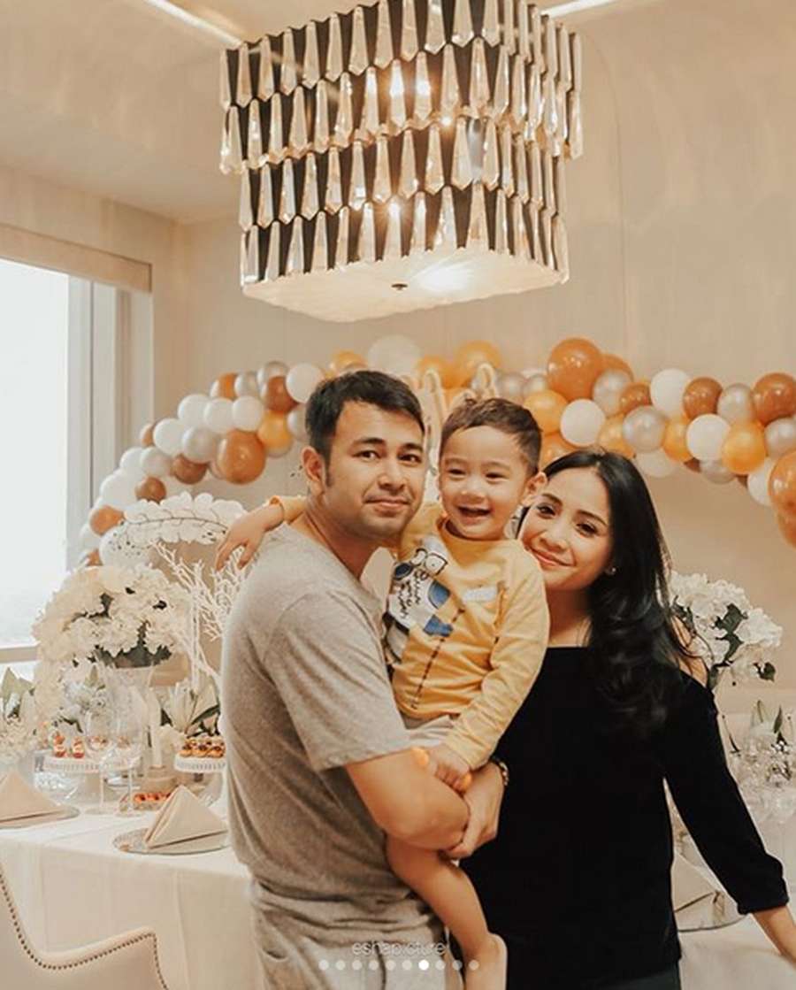 Kemesraan Cinta Laura Dan Pacar Barunya Kejutan Ultah Raffi Ahmad