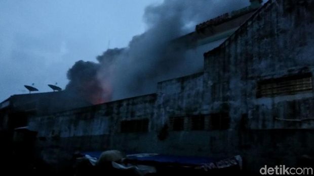 Pasar Banjarsari Kota Pekalongan Terbakar
