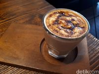 Alenia: Jatuh Hati pada Nasi Campur Papua dan Kopi Gula Bakar yang Sedap di Sini