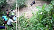 Aksi Heroik Warga dan Polisi Selamatkan 2 Pria Nyaris Tenggelam Aksi Heroik Warga dan Polisi Selamatkan 2 Pria Nyaris Tenggelam