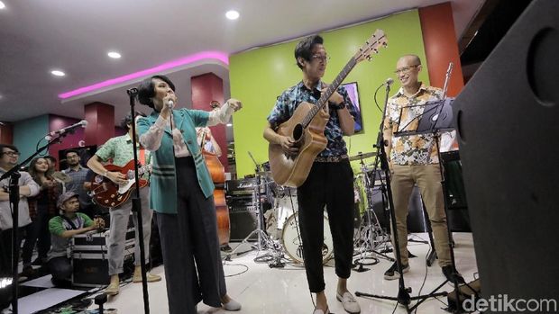 Jelang Petang Bareng White Shoes & the Couples Company di BNI Java Jazz 2018