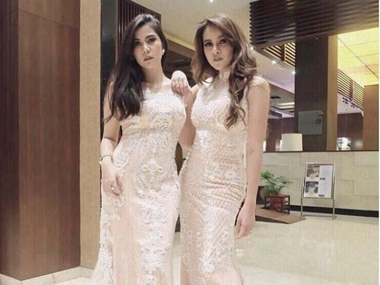 Olla Ramlan dan Keluarga akan Buat Reality Show Seperti The Kardashians? Olla Ramlan dan Keluarga akan Buat Reality Show Seperti The Kardashians?