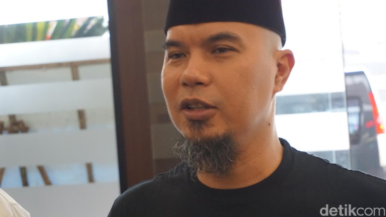 Pengacara Pastikan Ahmad Dhani Hadiri Sidang Perdana Besok Pengacara Pastikan Ahmad Dhani Hadiri Sidang Perdana Besok