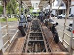 Foto: Mobil Mewah dan Moge Bupati HST Sebelum Naik Kapal ke KPK