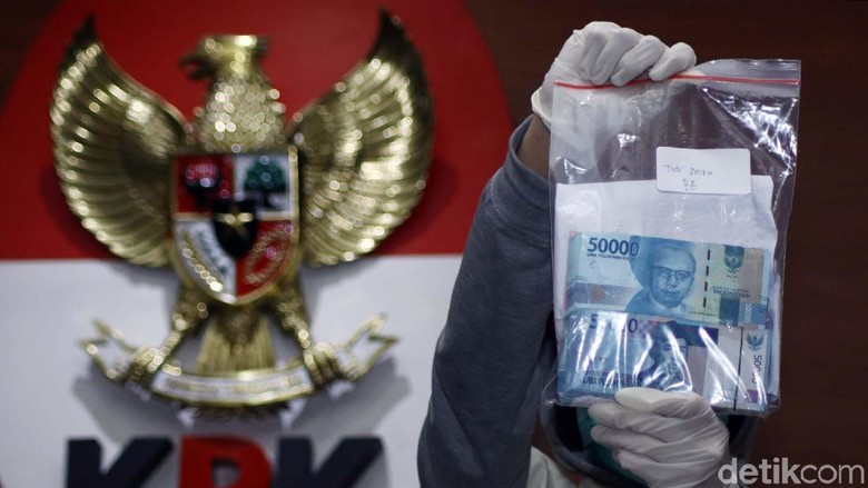 Dalami Suap Rp 30 Juta, KPK Panggil Ketua PN Tangerang Dalami Suap Rp 30 Juta, KPK Panggil Ketua PN Tangerang