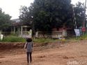 Masih Sengketa, Rumah Ini Mejeng di Tengah Tol Batang-Semarang Masih Sengketa, Rumah Ini Mejeng di Tengah Tol Batang-Semarang
