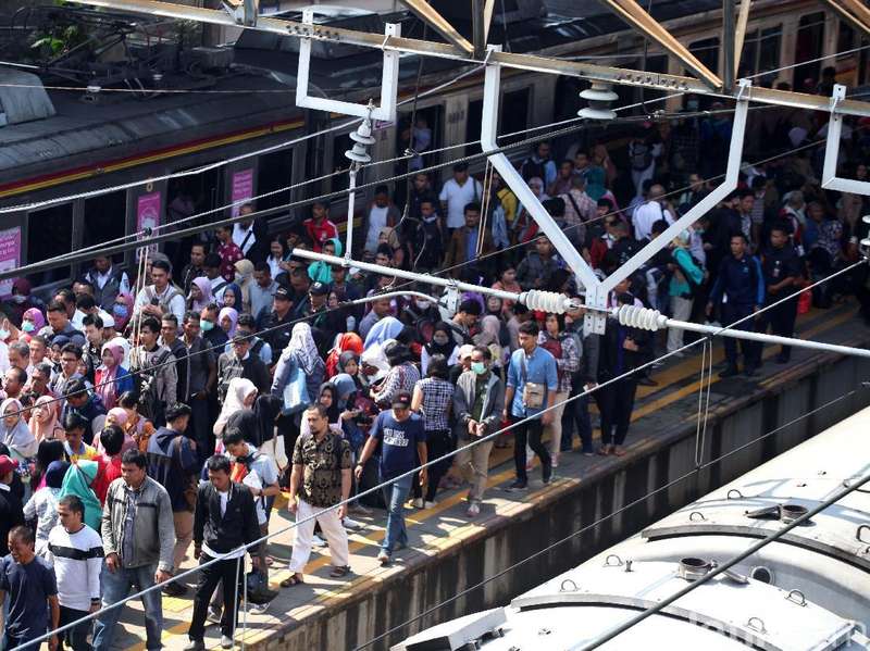 Menhub Jamin Kereta Bandara Tak Ganggu Perjalanan KRL