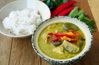 Siang Ini Enaknya Makan Green Curry Khas Thailand di 5 Tempat Ini