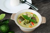 Siang Ini Enaknya Makan Green Curry Khas Thailand di 5 Tempat Ini