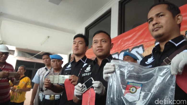 Polisi Tembak Mati Penjambret dan Pemerkosa di Karawang Polisi Tembak Mati Penjambret dan Pemerkosa di Karawang