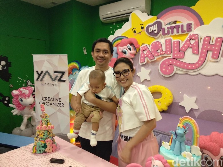 Ayu Dewi Habiskan Rp 150 Juta demi Ulang Tahun Anak? Ayu Dewi Habiskan Rp 150 Juta demi Ulang Tahun Anak?