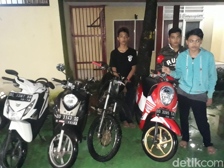Bubarkan Geng Motor Onar di Makassar, Polisi Tangkap 3 Siswa SMA Bubarkan Geng Motor Onar di Makassar, Polisi Tangkap 3 Siswa SMA