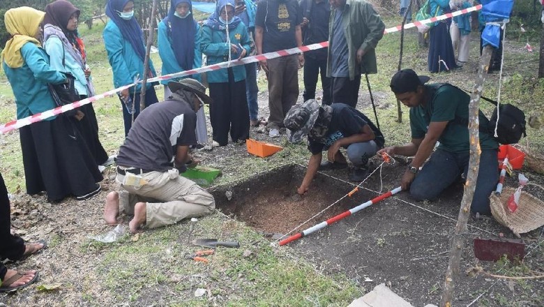 Artefak Kerajaan Lamuri Berusia 700 Tahun Ditemukan di Aceh Artefak Kerajaan Lamuri Berusia 700 Tahun Ditemukan di Aceh
