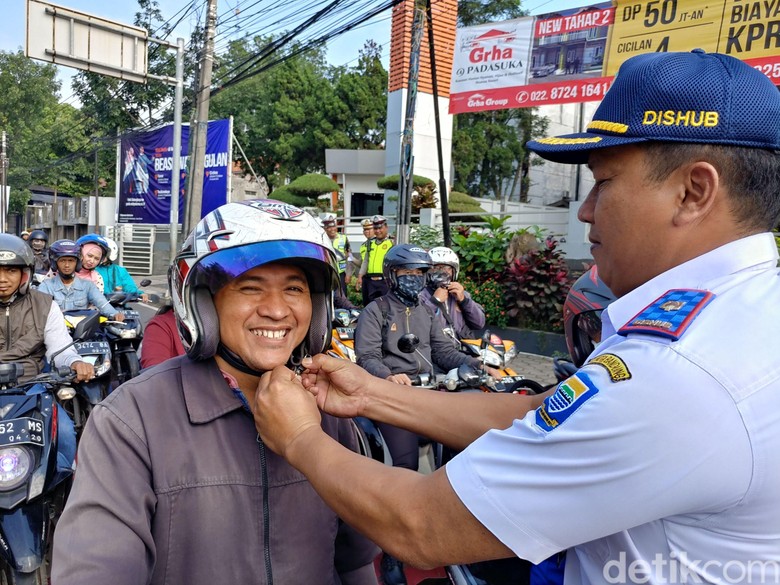 56 Pemotor Bandung Kena Razia di Simpang Paling Tak Beradab 56 Pemotor Bandung Kena Razia di Simpang Paling Tak Beradab