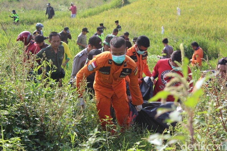 Petugas Temukan Lagi Jasad Wisatawan Tenggelam di Curug Teko Petugas Temukan Lagi Jasad Wisatawan Tenggelam di Curug Teko