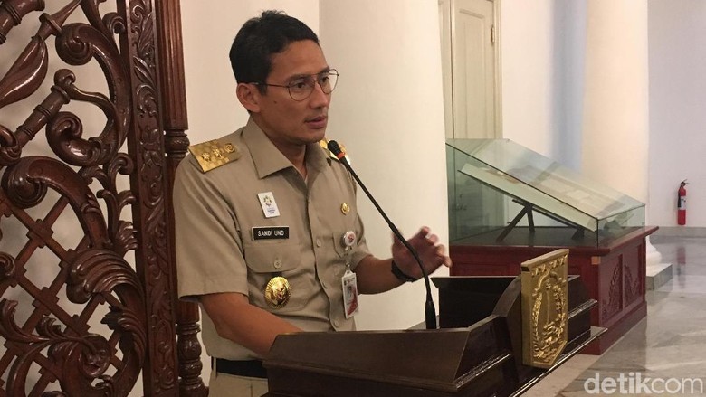 Sandi Ogah Tanggapi Pidato Prabowo RI Bubar 2030: Saya Urus DKI Sandi Ogah Tanggapi Pidato Prabowo RI Bubar 2030: Saya Urus DKI