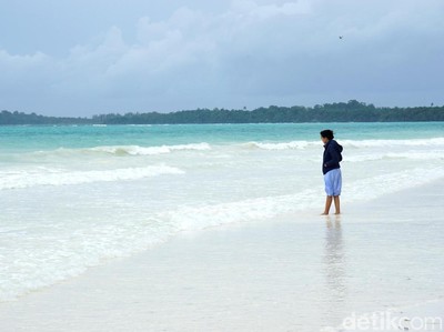 Pantai dengan Pasir Terhalus Sedunia Ada di Indonesia Pantai dengan Pasir Terhalus Sedunia Ada di Indonesia