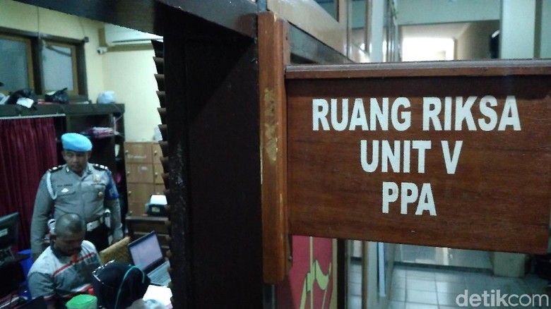 Bejat, Duda di Cirebon Ini Cabuli Ponakannya Berusia 6 Tahun Bejat, Duda di Cirebon Ini Cabuli Ponakannya Berusia 6 Tahun