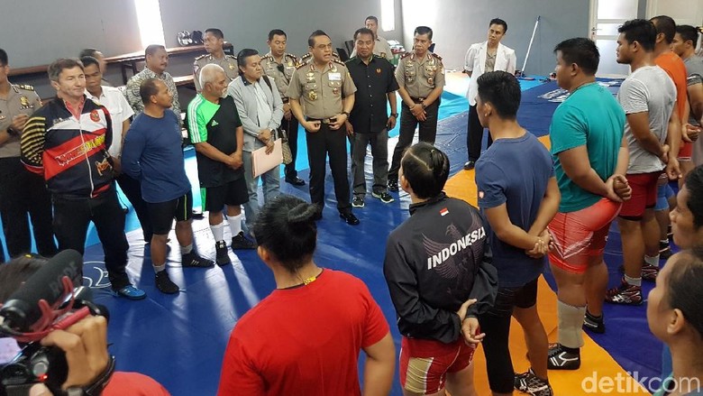 Tinjau Pelatnas Gulat, CdM Asian Games Juga Bawa Tim Kedokteran Tinjau Pelatnas Gulat, CdM Asian Games Juga Bawa Tim Kedokteran