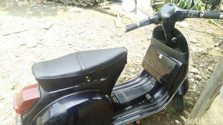 Siswa SMA Kandangin Ducati Scrambler Demi Vespa Jadulnya Siswa SMA Kandangin Ducati Scrambler Demi Vespa Jadulnya