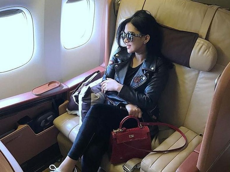 Syahrini Bisa di Penjara Jika 3 Kali Tak Penuhi Panggilan Sidang First Travel Syahrini Bisa di Penjara Jika 3 Kali Tak Penuhi Panggilan Sidang First Travel
