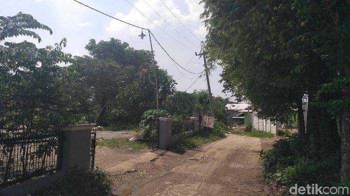 Kampung yang terjepit proyek Meikarta. Foto: Achmad Dwi Afriyadi/detikFinance Kampung yang terjepit proyek Meikarta. Foto: Achmad Dwi Afriyadi/detikFinance